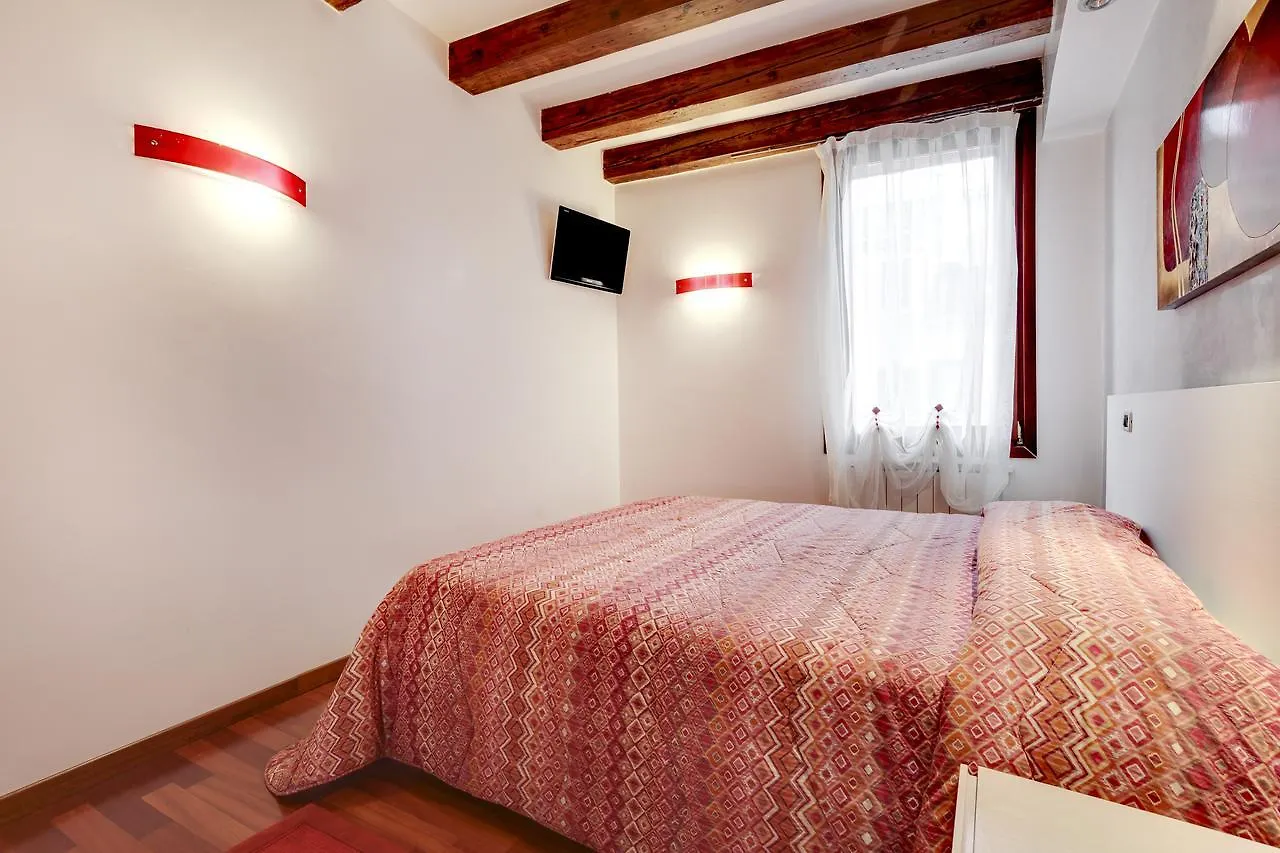 Apartment Biennale Venise 0*,  Italie